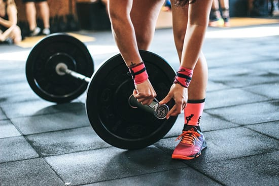 girl ready to lift weights