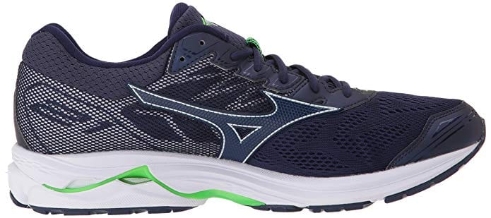 mizuno wide fit running shoes