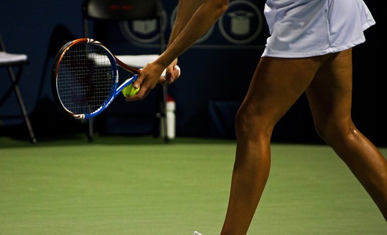 women playing tennis